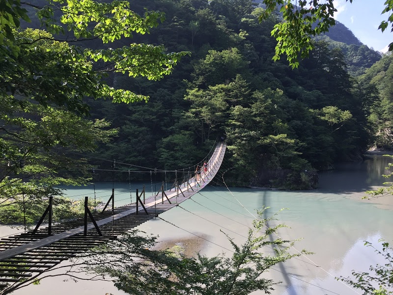 絶景!エメラルドグリーンにかかる夢の吊橋を見るため寸又峡ハイキング